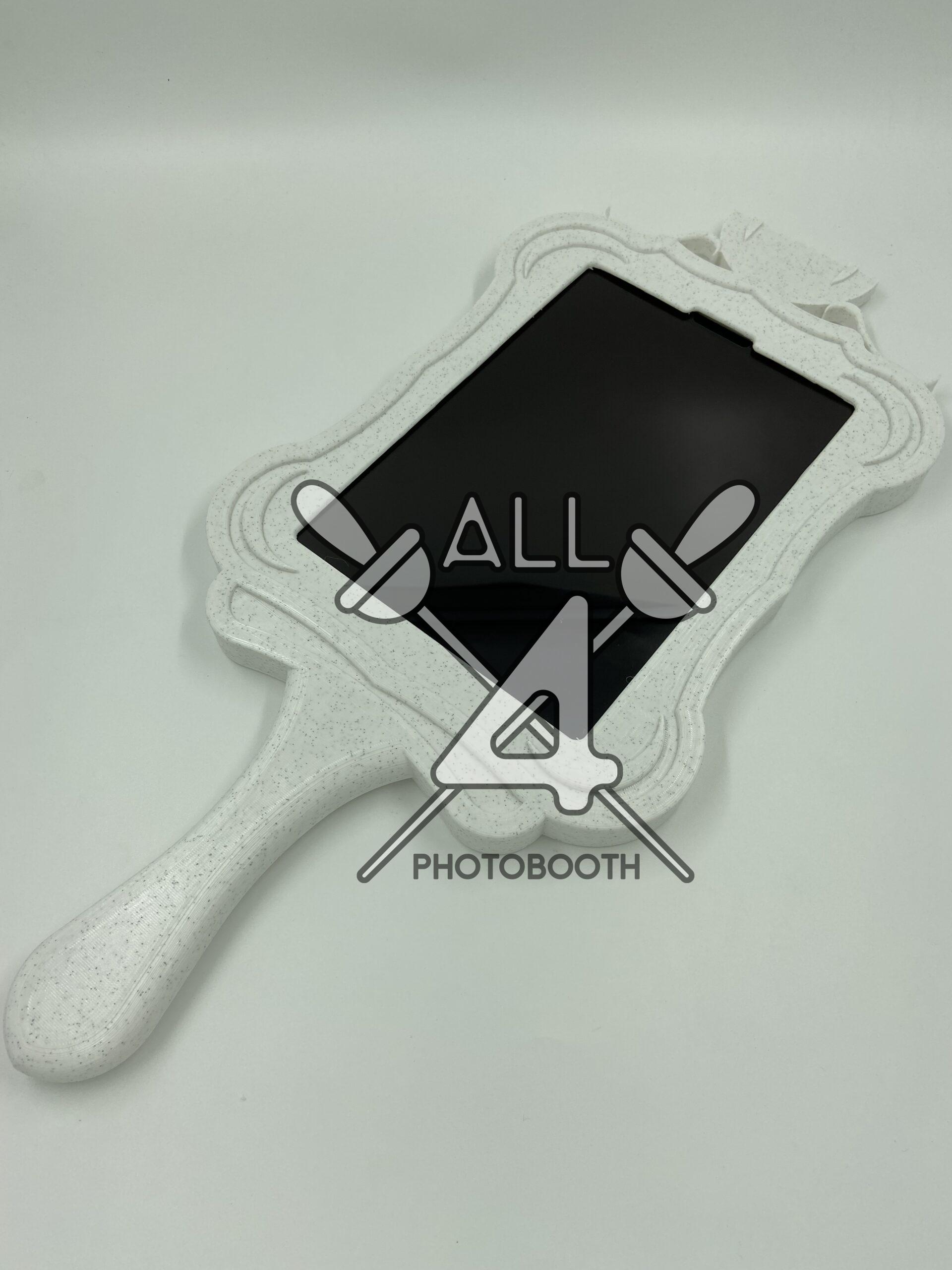 Selfie mirror booth - Image 13